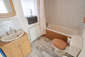 Annexe Bathroom- click for photo gallery